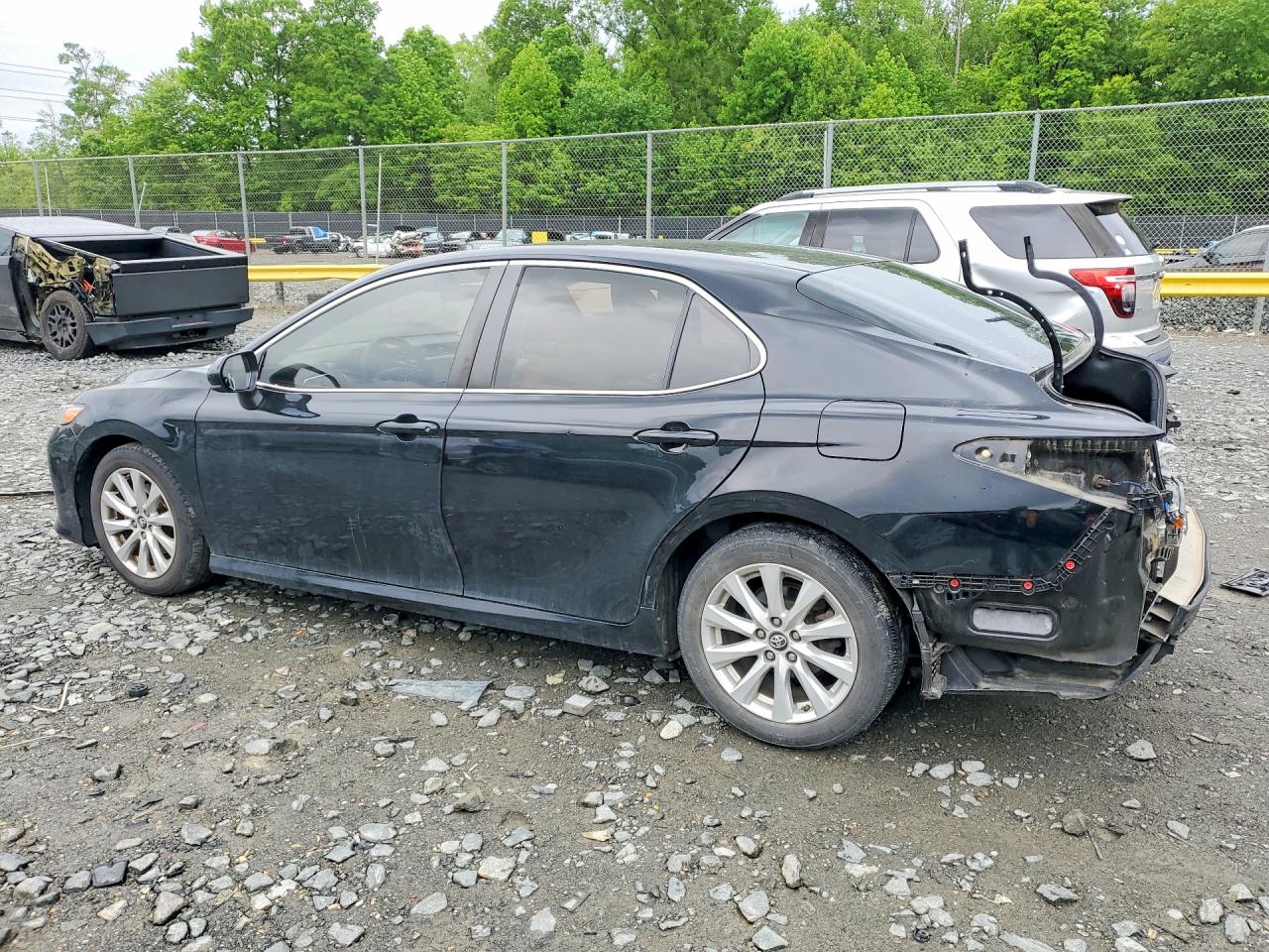 TOYOTA CAMRY 2018 — 3