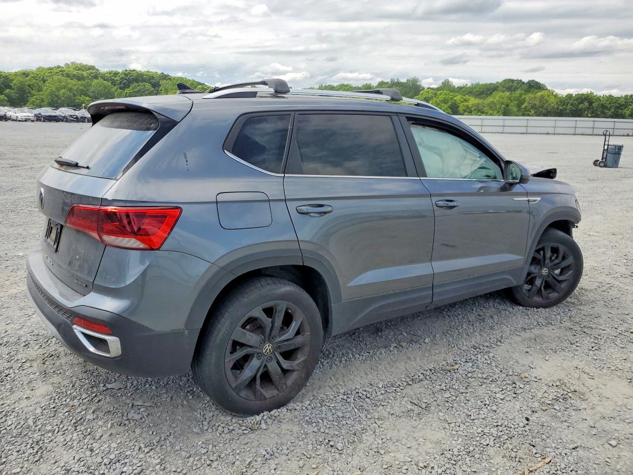 VOLKSWAGEN TAOS 2022 — 4