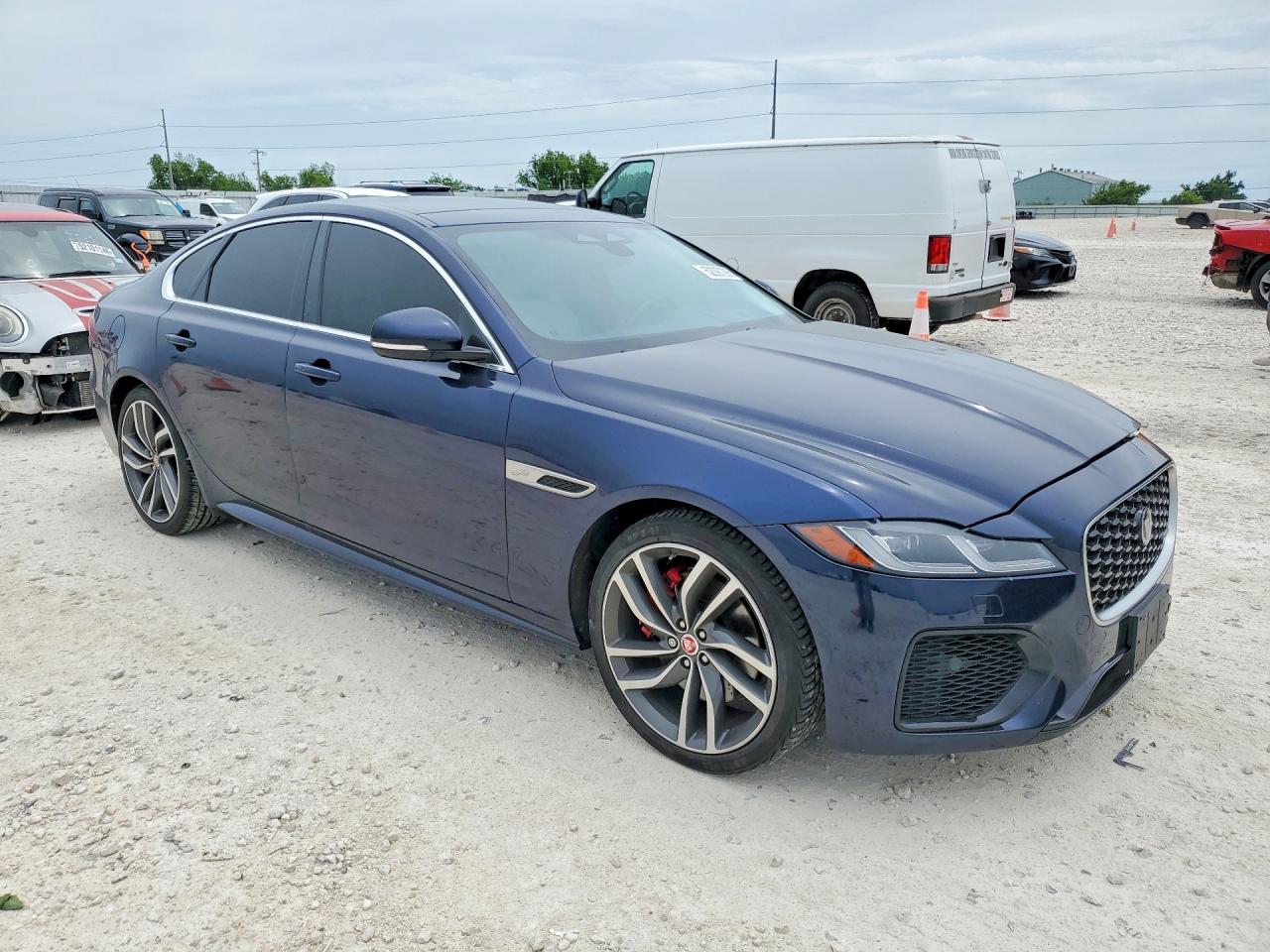 2022 JAGUAR XF R-DYNAMIC SE