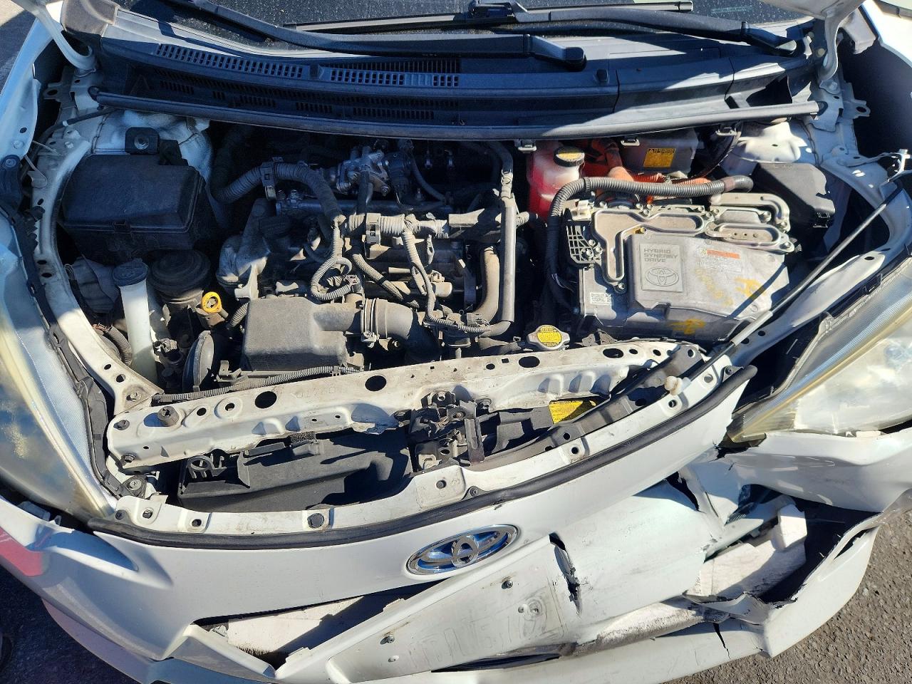TOYOTA PRIUS C 2014 — 12