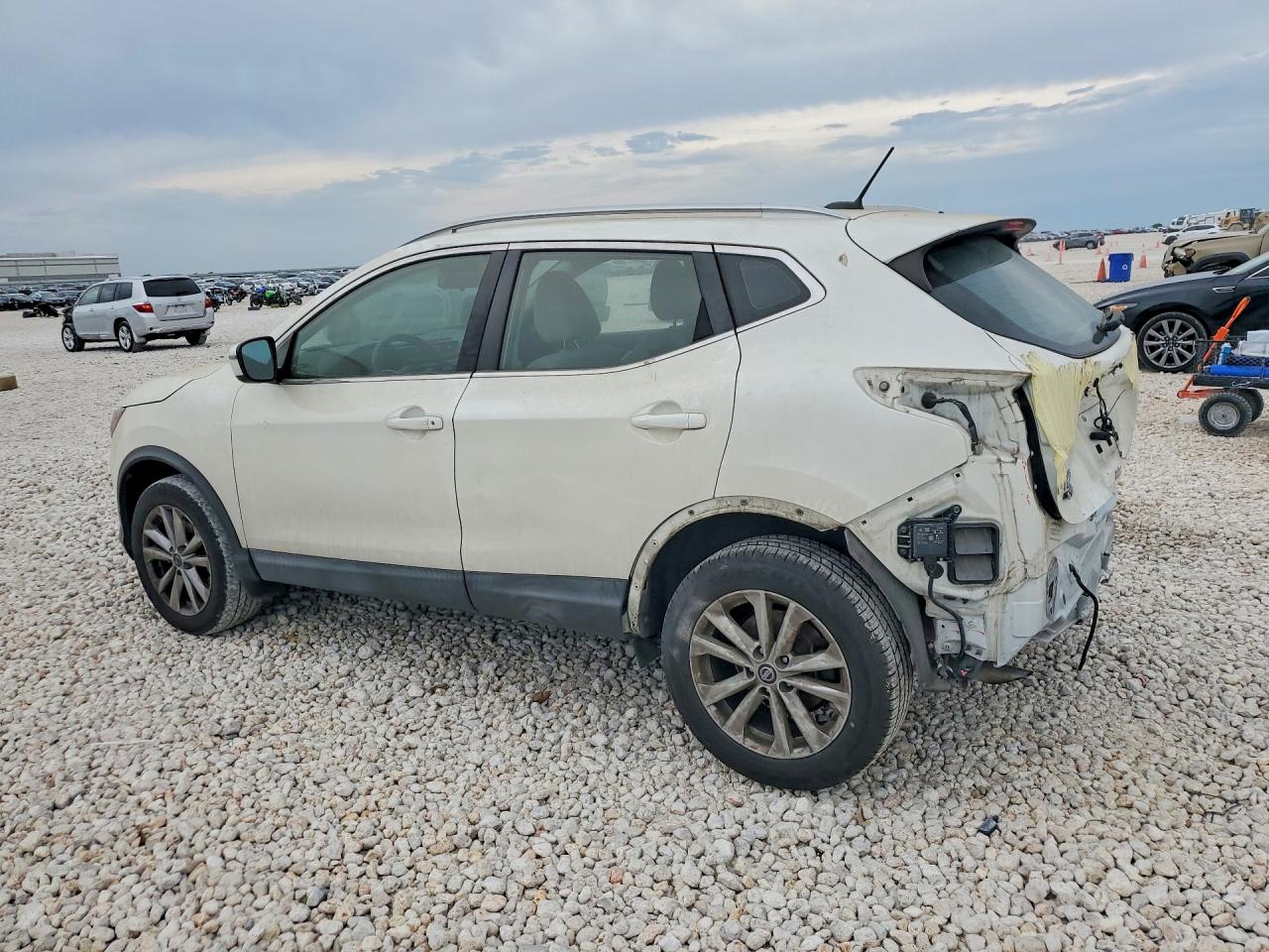 NISSAN ROGUE SPORT 2019 — 3