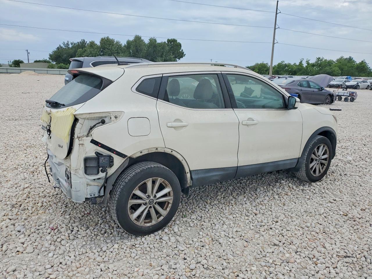 NISSAN ROGUE SPORT 2019 — 4