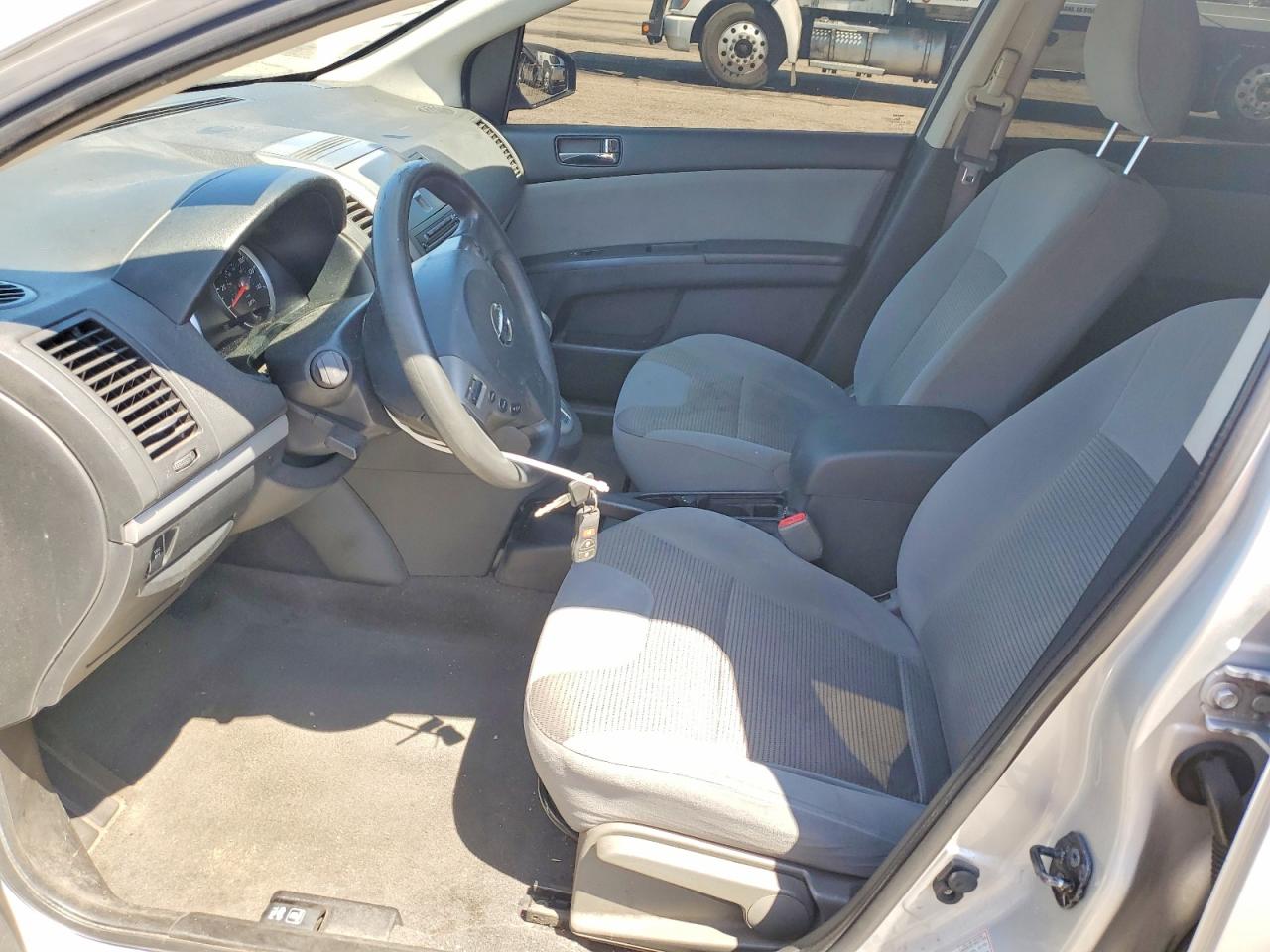 NISSAN SENTRA 2011 — 8