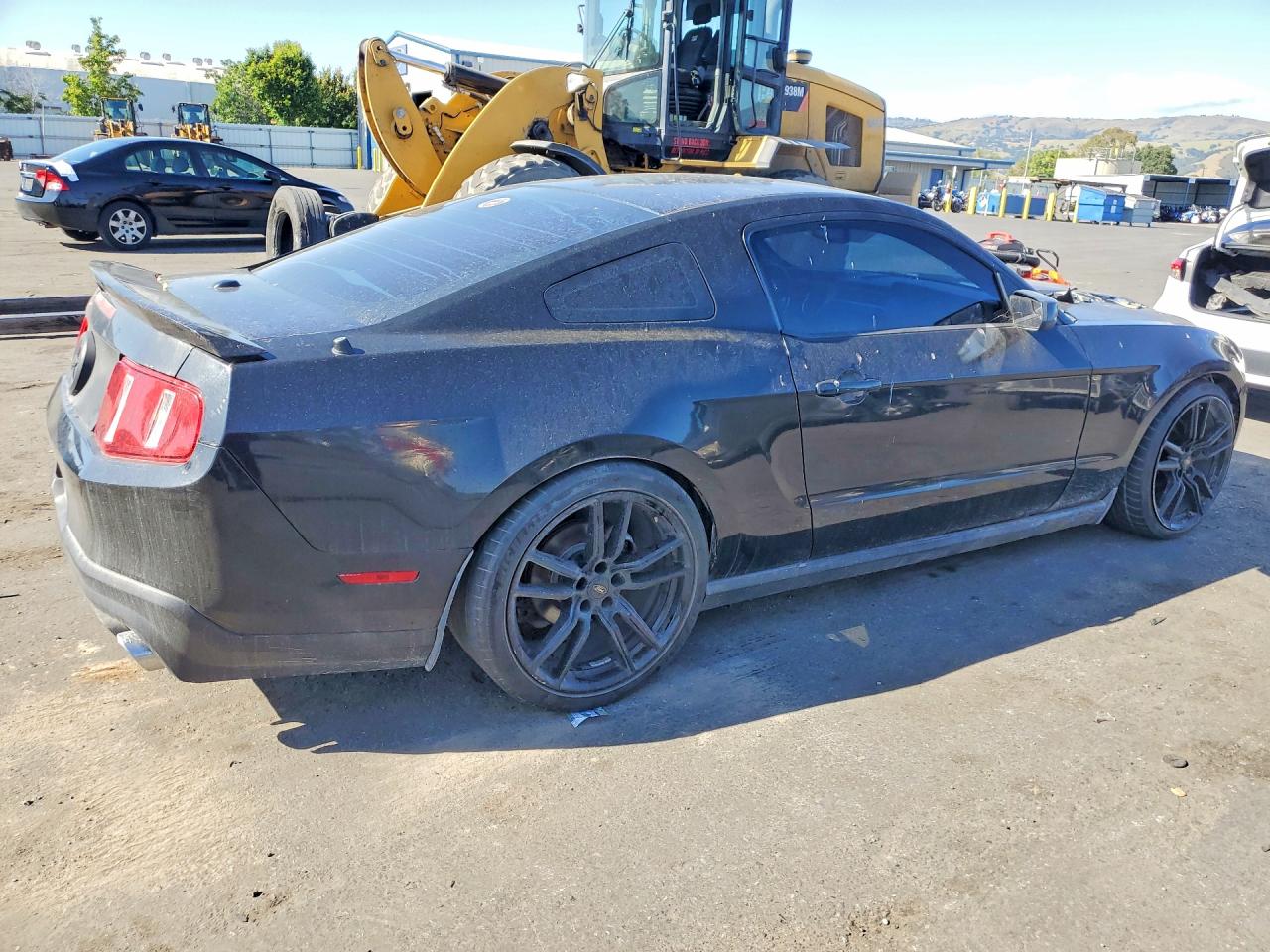 FORD MUSTANG 2011 — 4