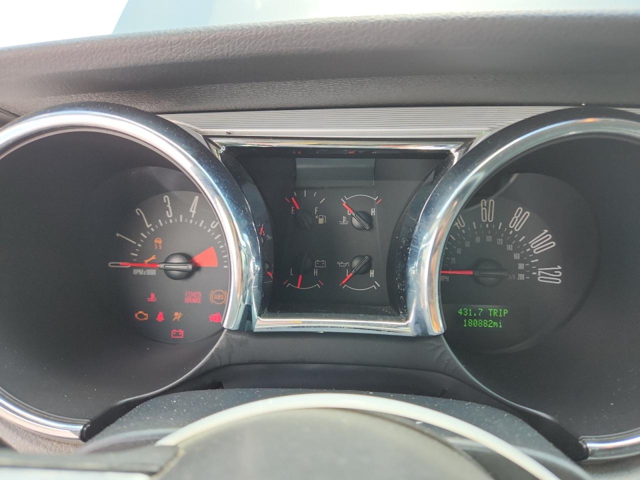 FORD MUSTANG 2006 — 10