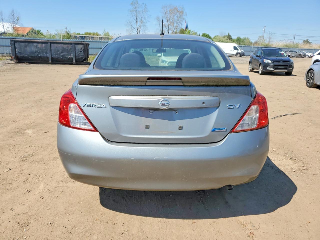 NISS VERSA 2015 — 7