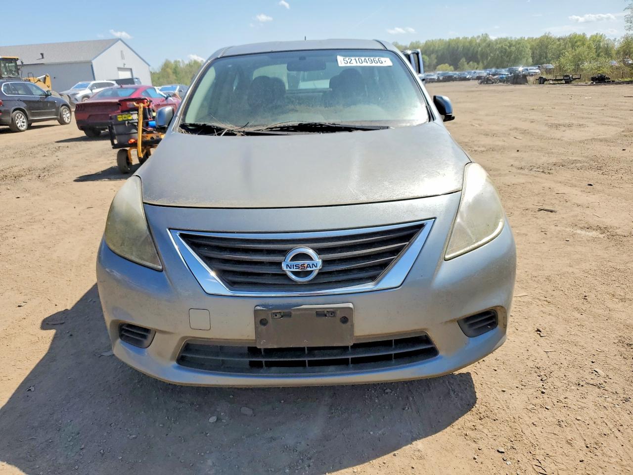 NISS VERSA 2015 — 6