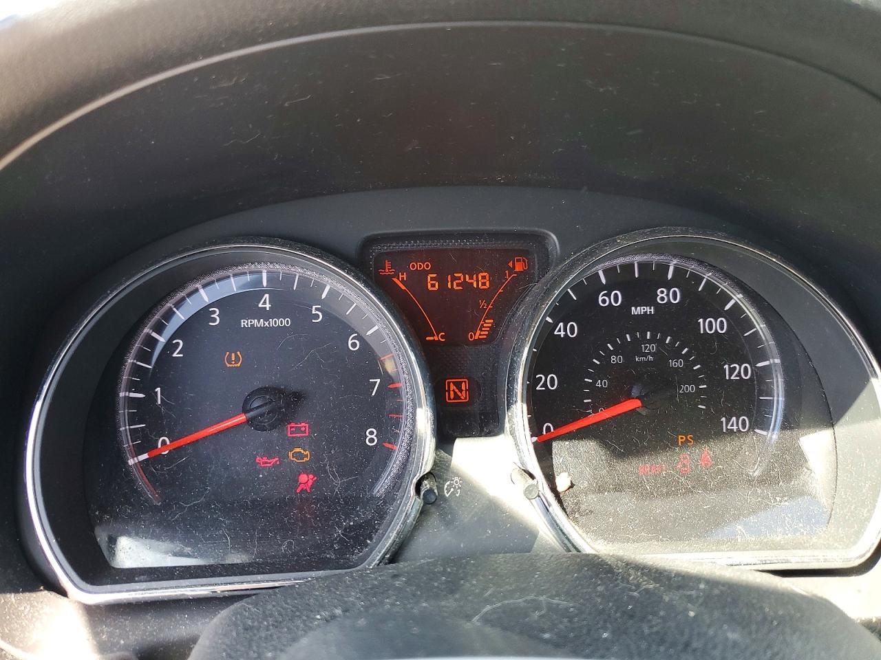 NISS VERSA 2015 — 10