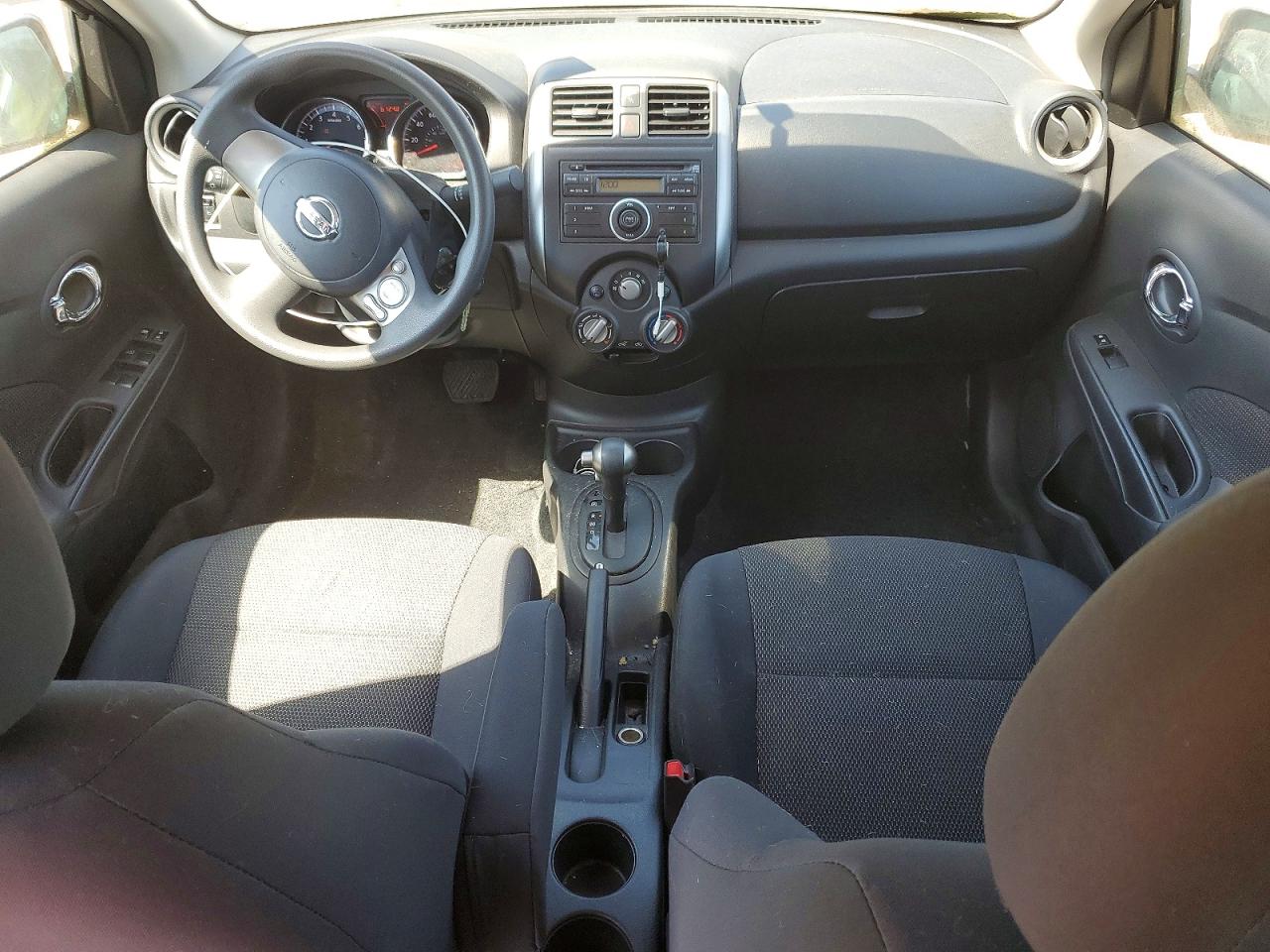 NISS VERSA 2015 — 9