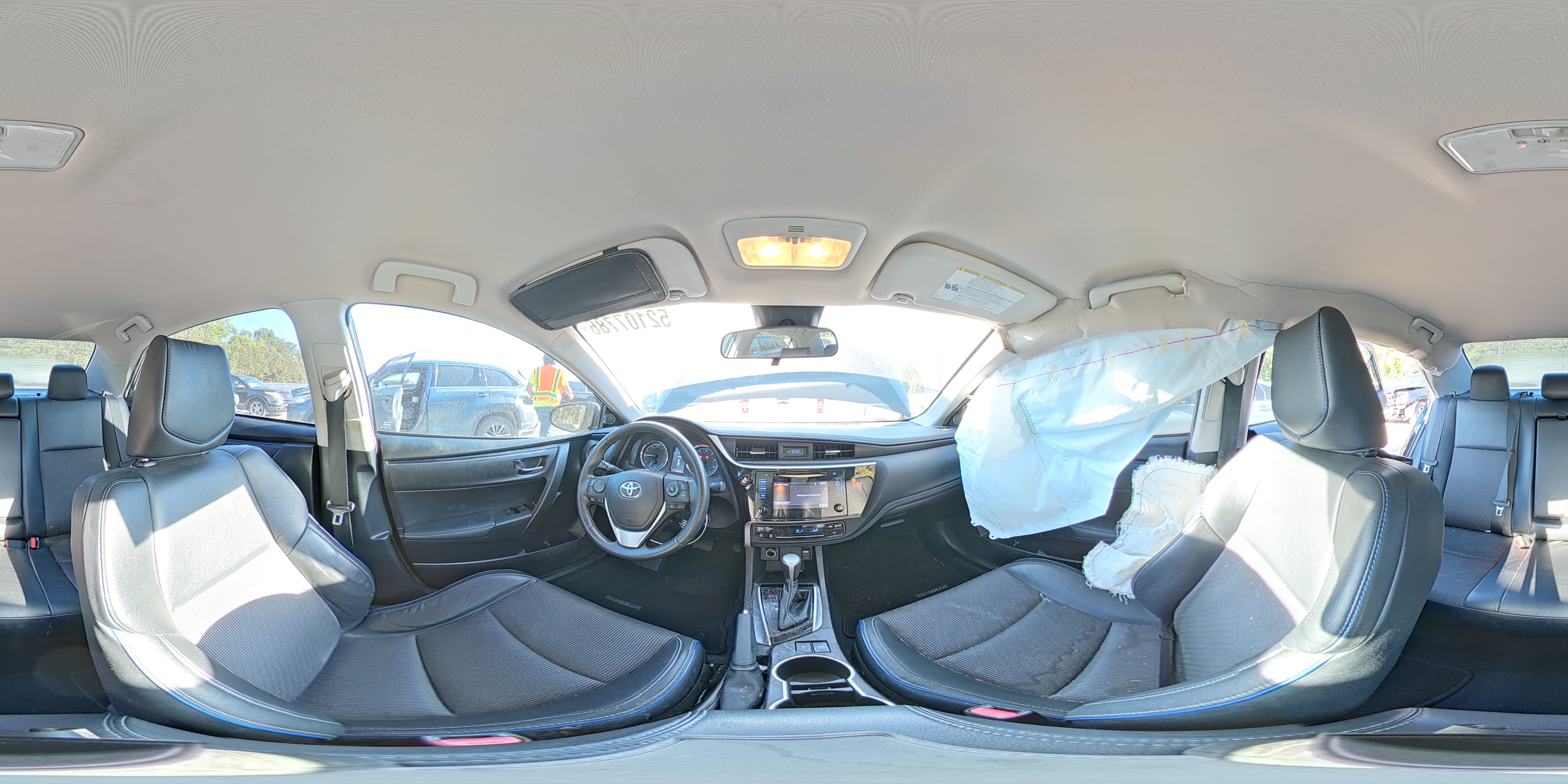 TOYOTA COROLLA 2018 — 14