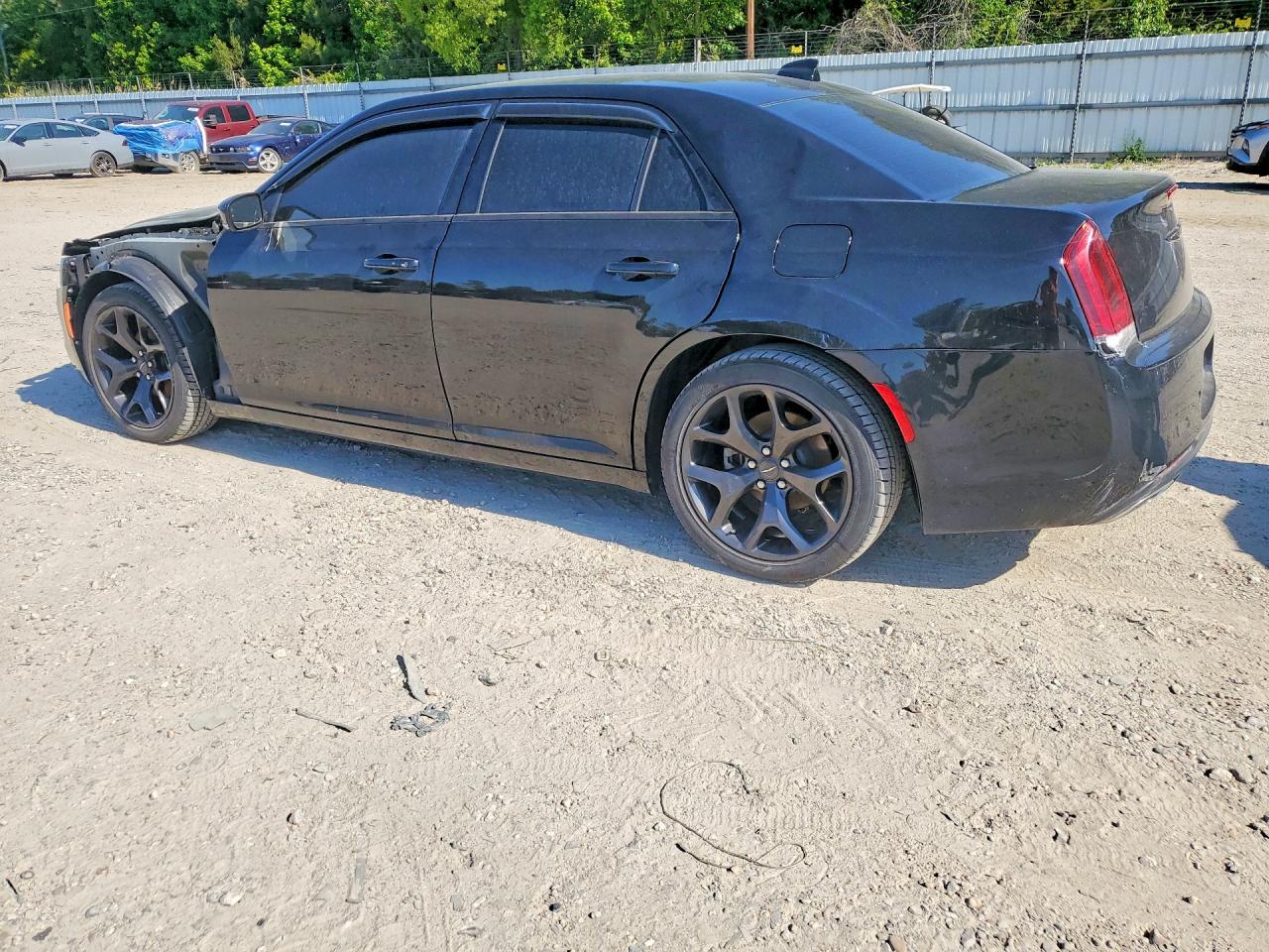 CHRYSLER 300 2021 — 3