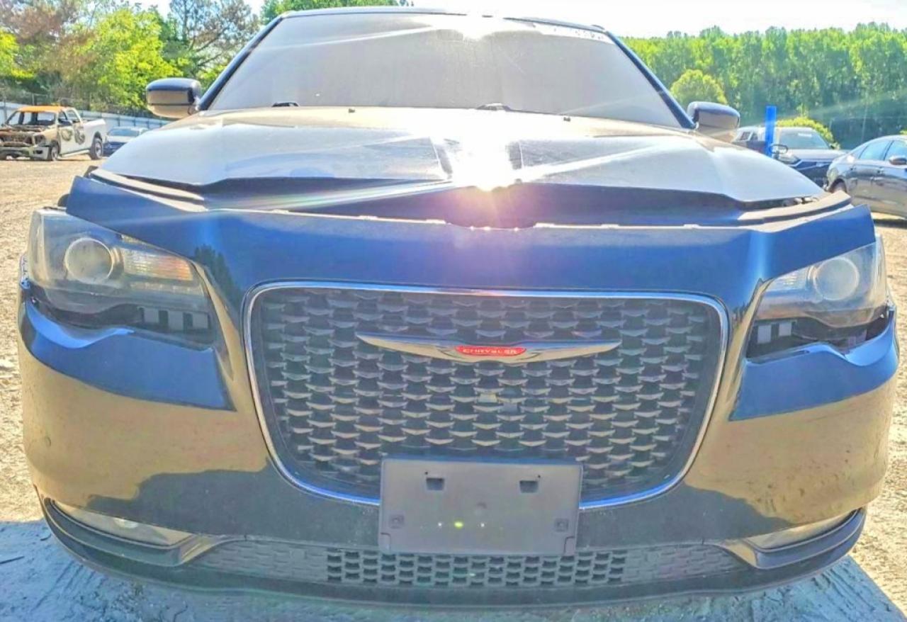CHRYSLER 300 2021 — 6