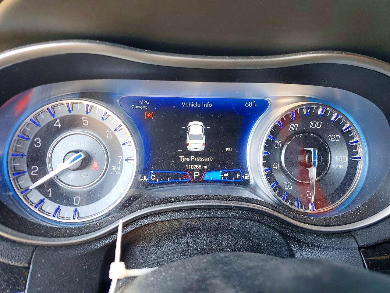 CHRYSLER 300 2021 — 10
