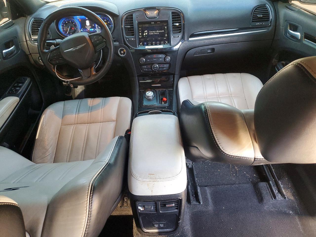 CHRYSLER 300 2021 — 9