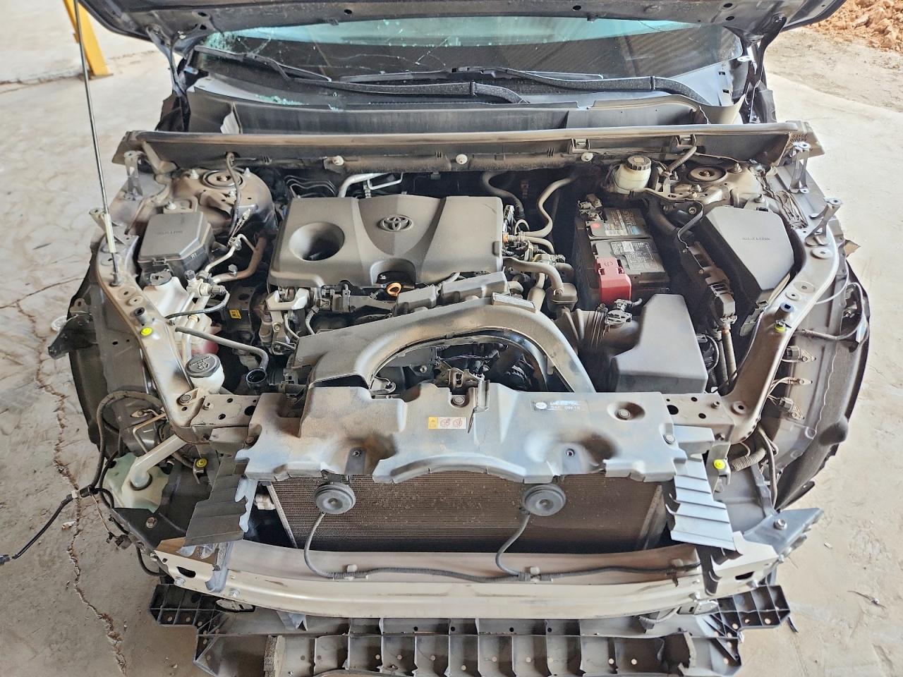 TOYOTA RAV4 2020 — 13