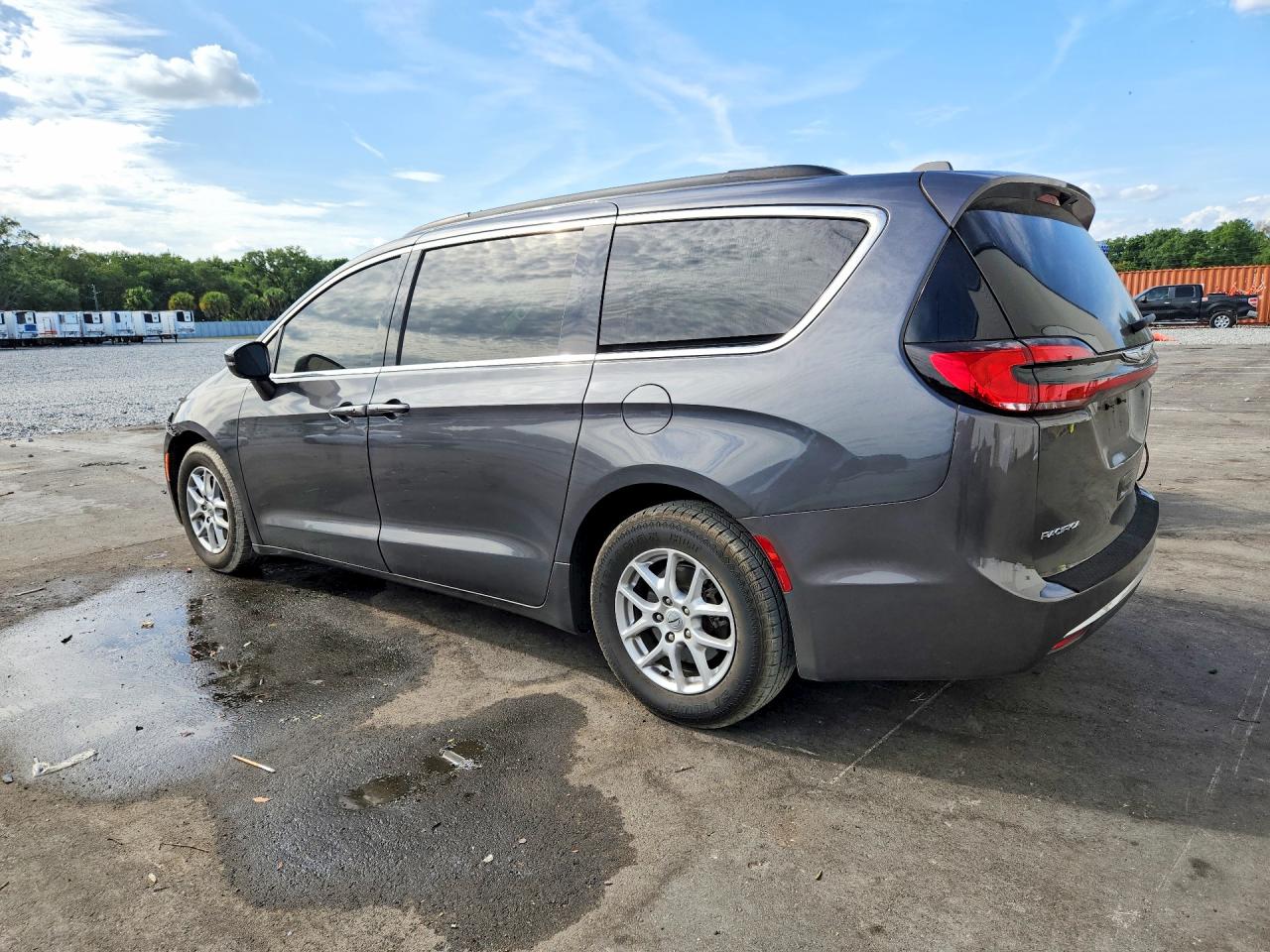 CHRYSLER PACIFICA 2022 — 3