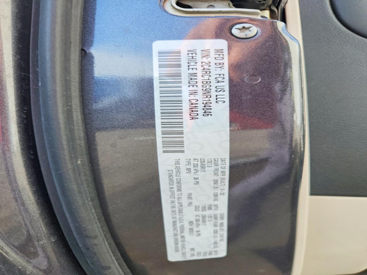 CHRYSLER PACIFICA 2022 — 14