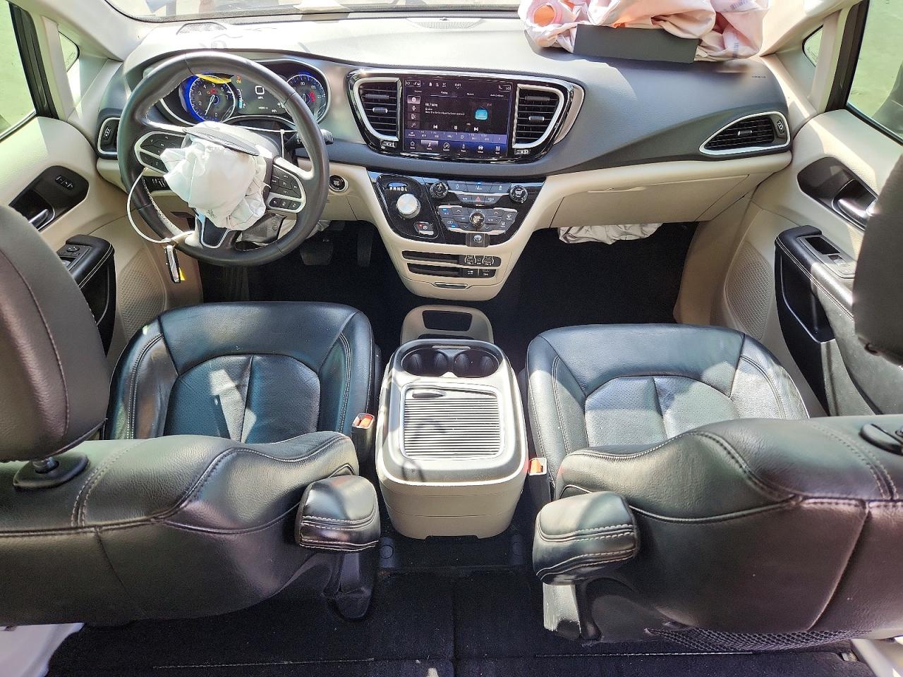 CHRYSLER PACIFICA 2022 — 9