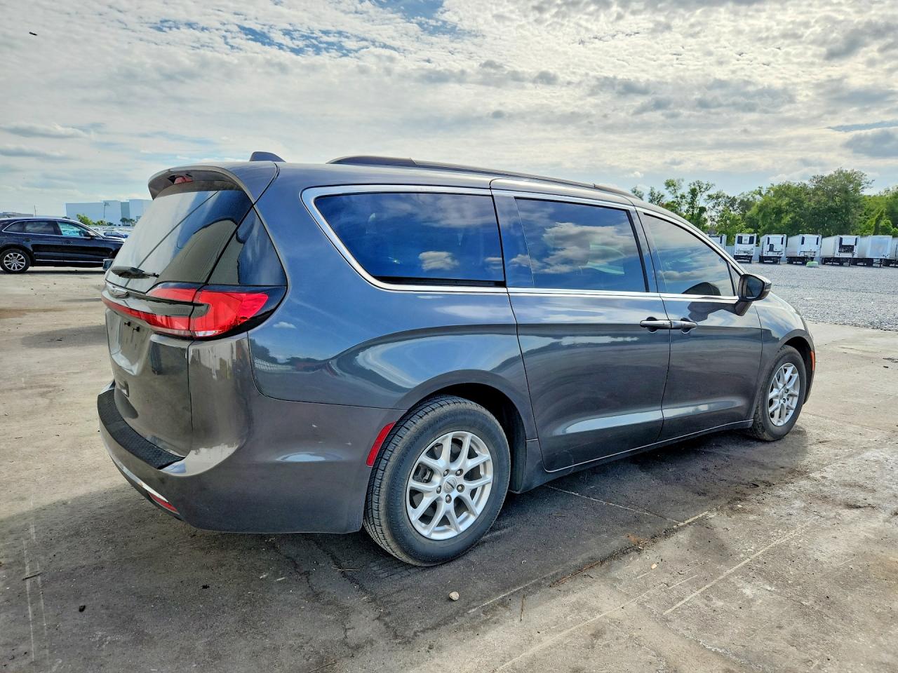 CHRYSLER PACIFICA 2022 — 4