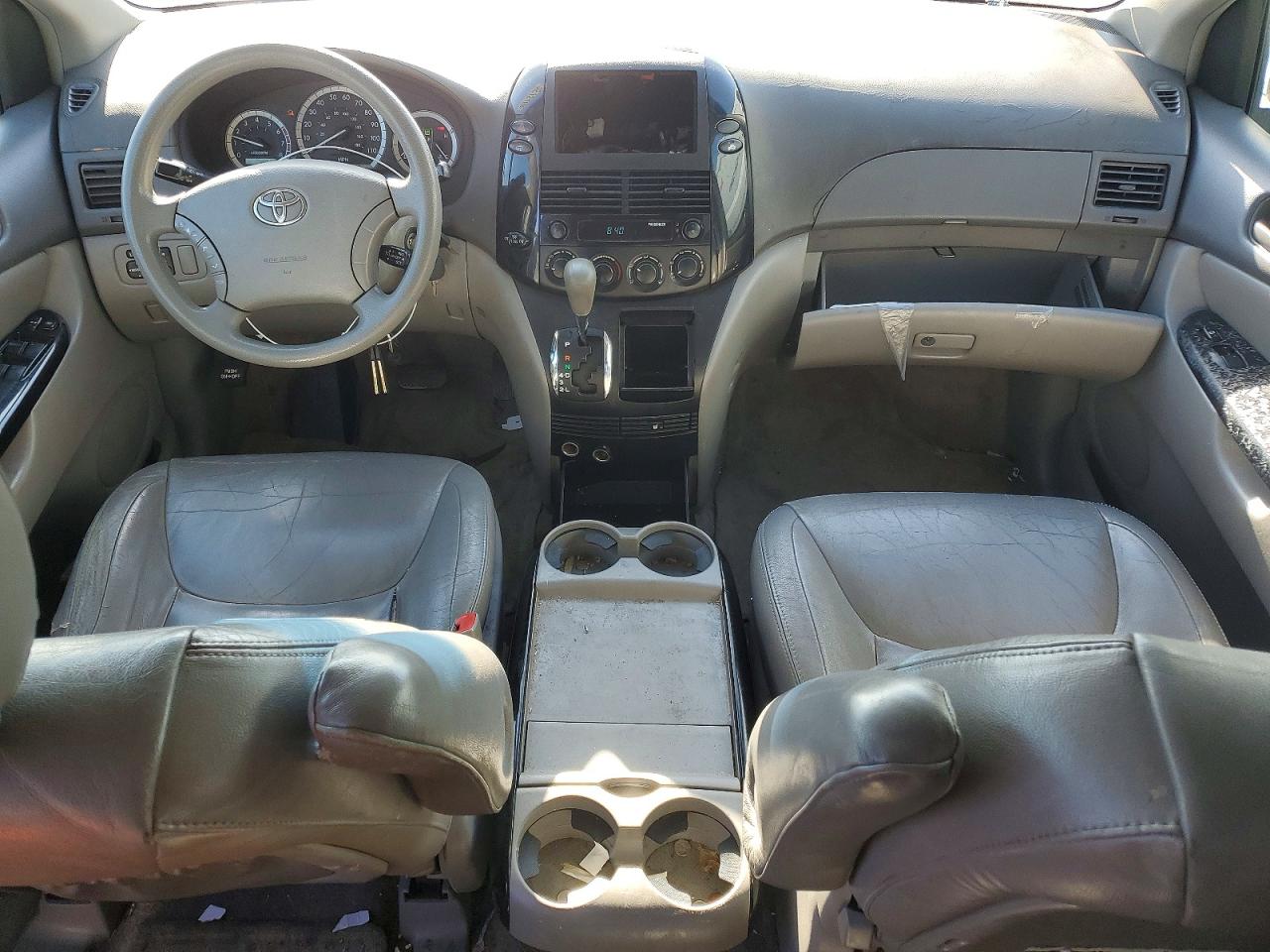 TOYOTA SIENNA 2005 — 9