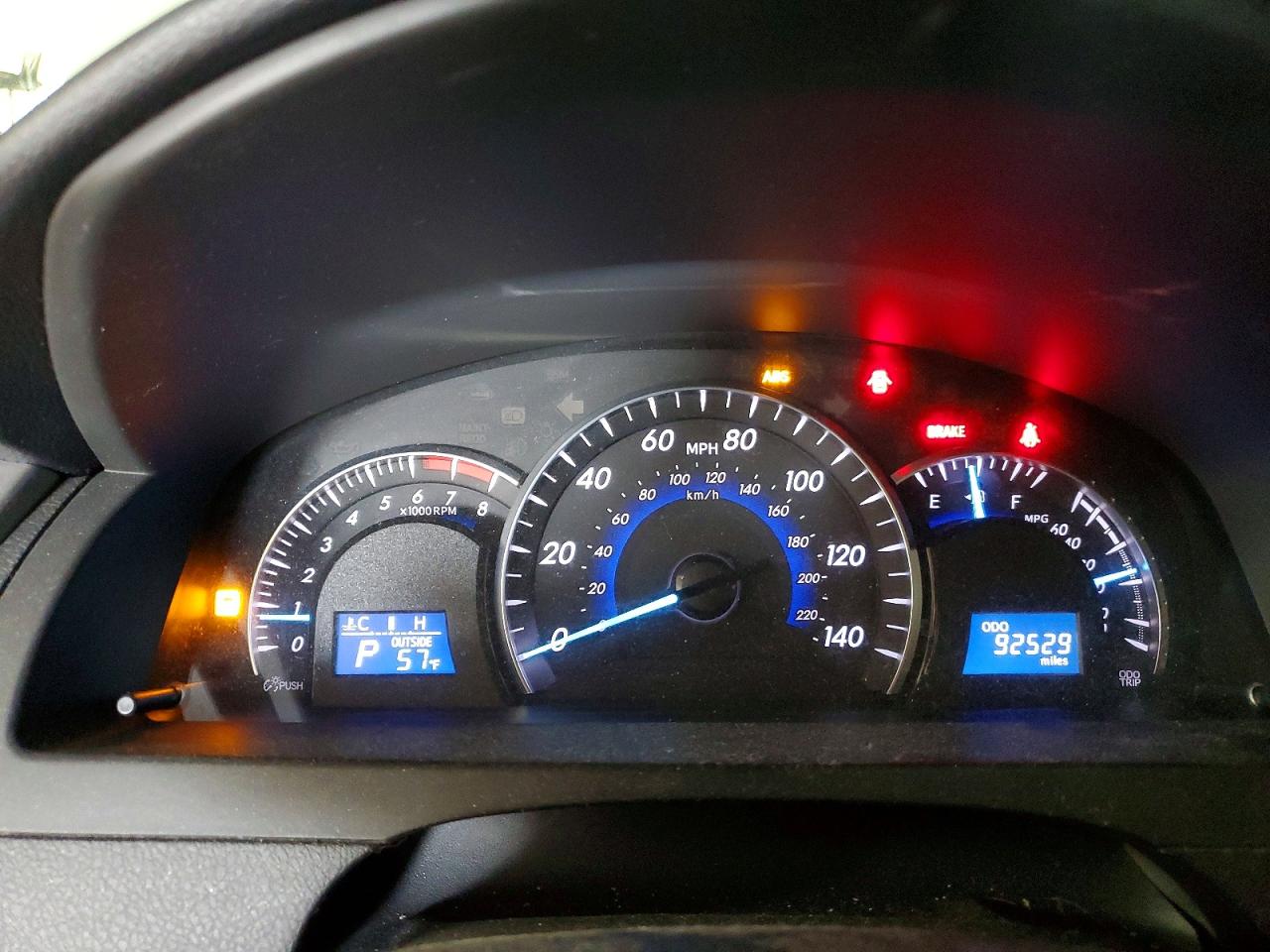 TOYOTA CAMRY 2012 — 10