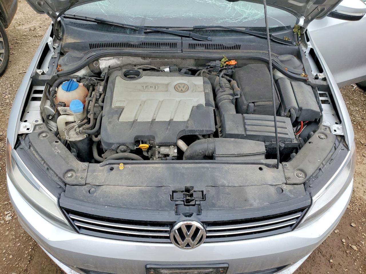 VOLKSWAGEN JETTA 2014 — 12