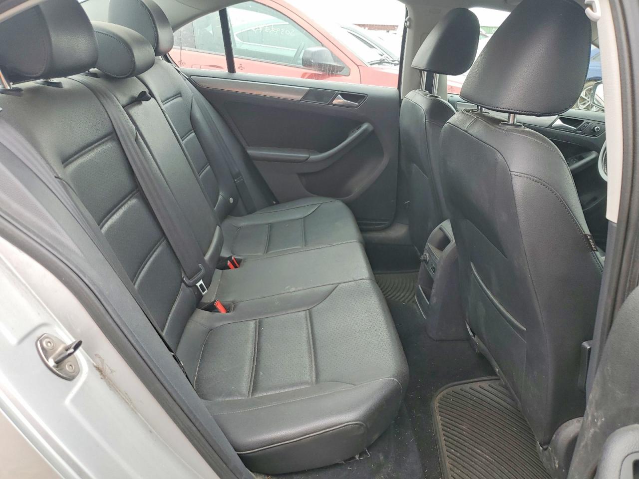 VOLKSWAGEN JETTA 2014 — 11