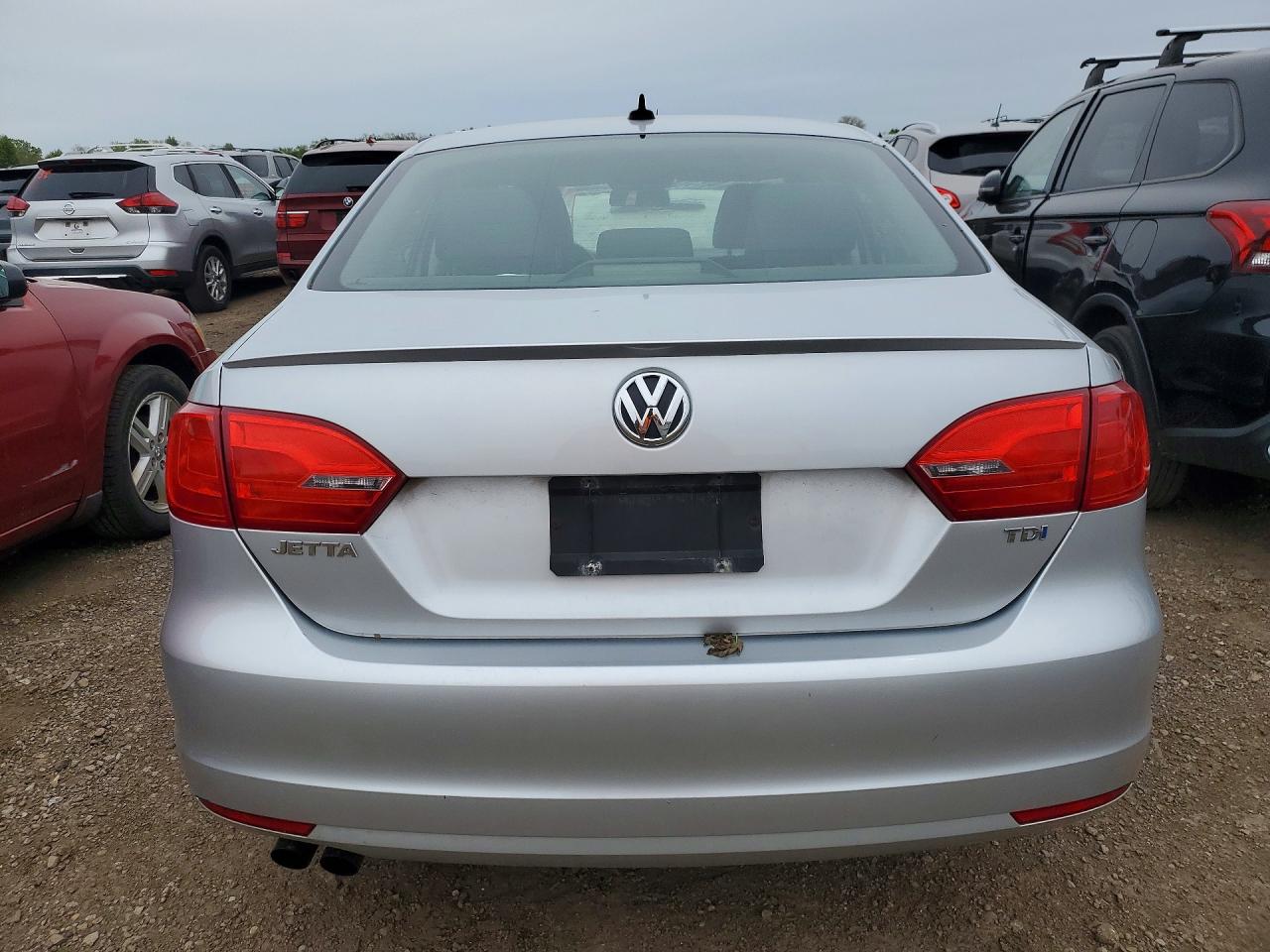 VOLKSWAGEN JETTA 2014 — 7