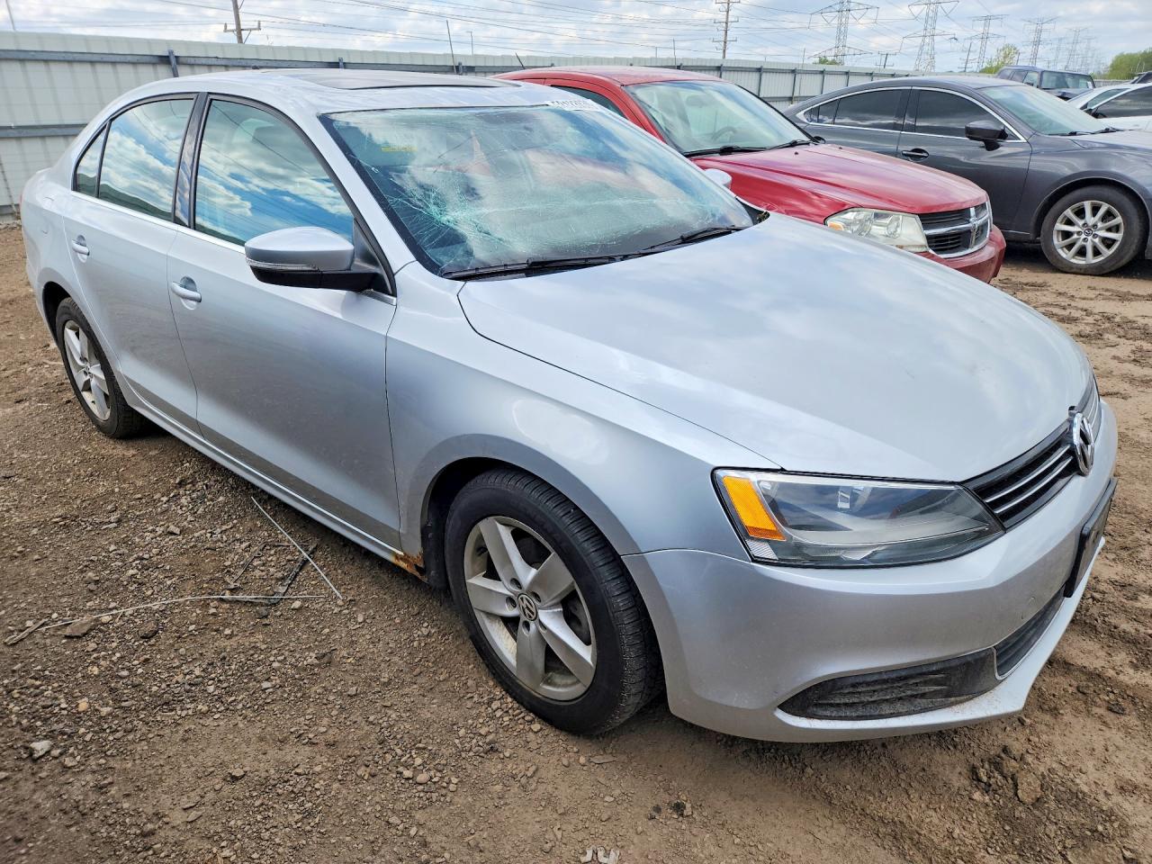 VOLKSWAGEN JETTA 2014 — 5