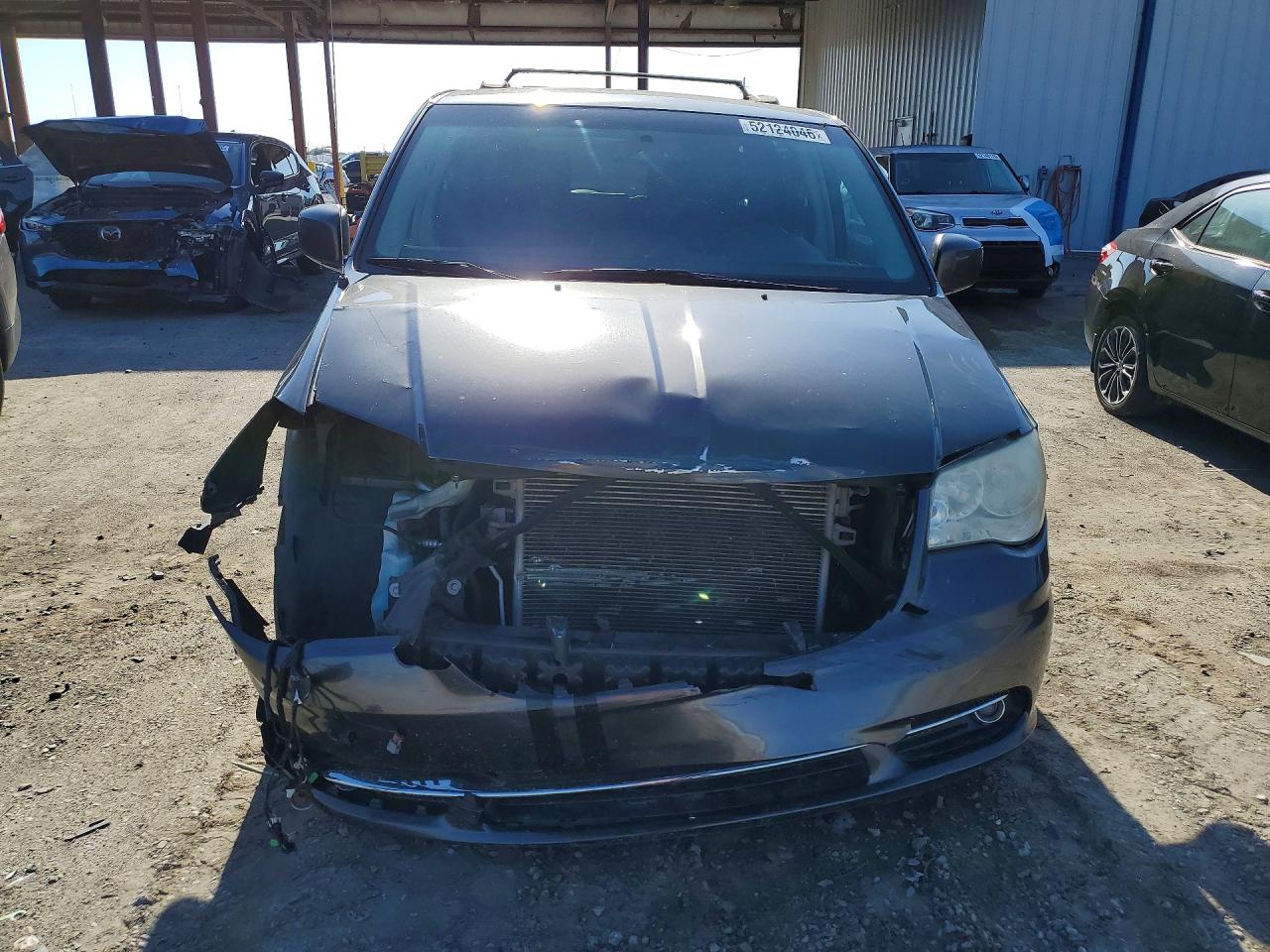 CHRYSLER TOWN & COUNTRY 2016 — 6