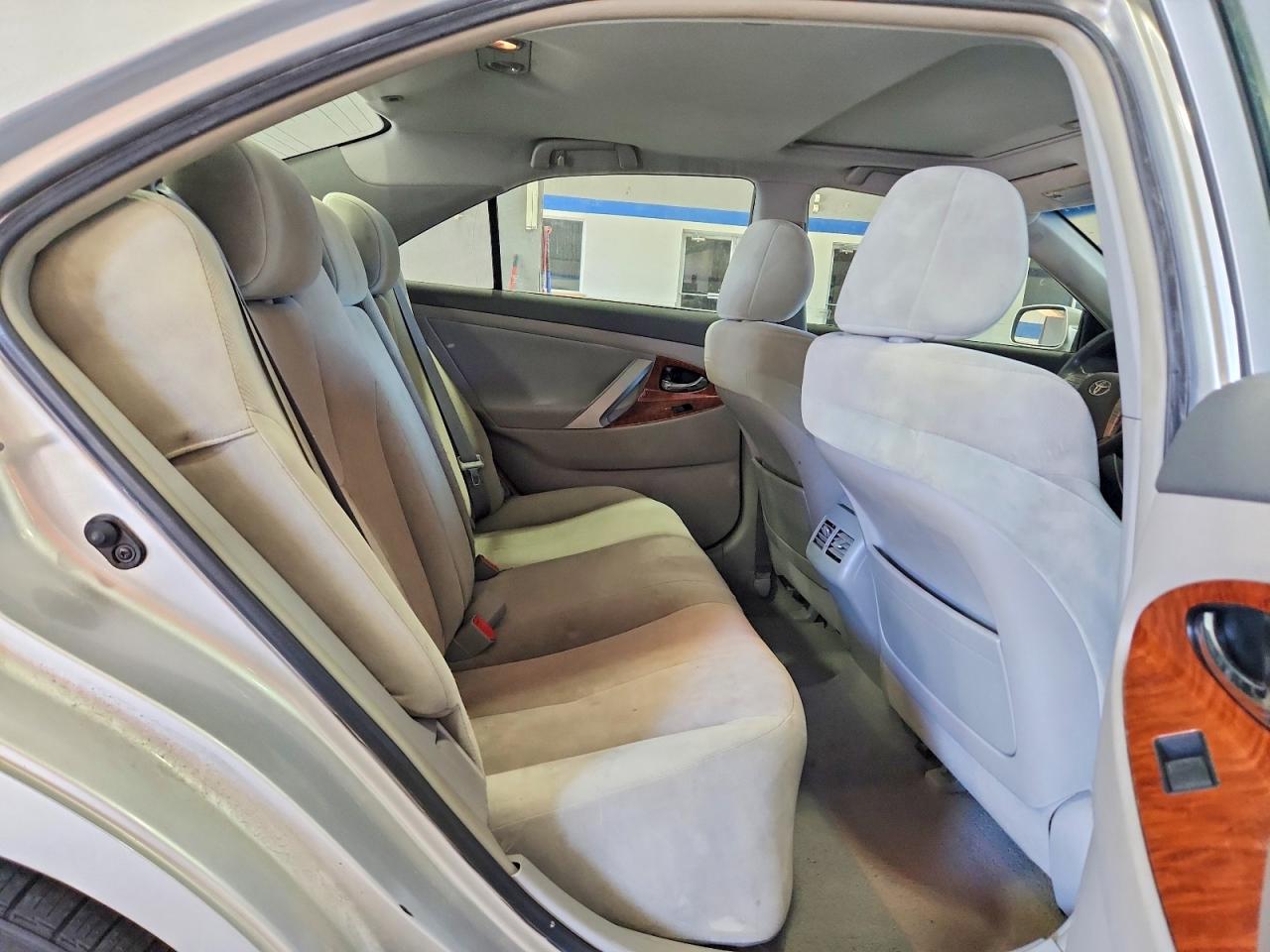 TOYOTA CAMRY 2009 — 11