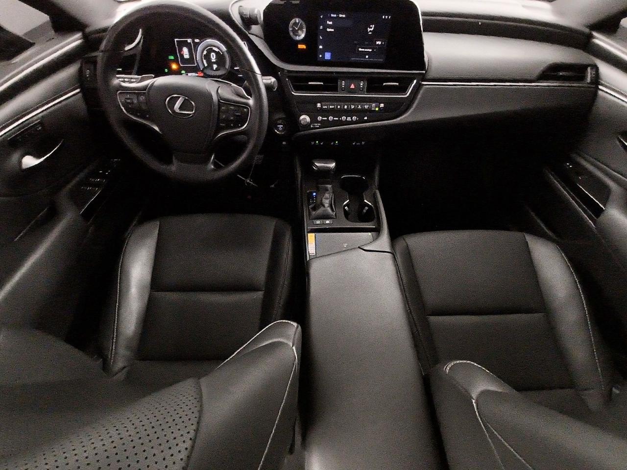 LEXUS ES 300H 2025 — 9