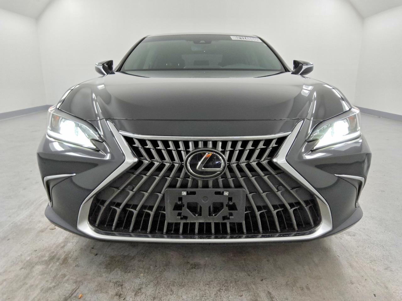 LEXUS ES 300H 2025 — 6