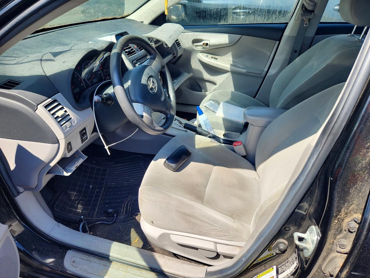 TOYOTA COROLLA 2012 — 8