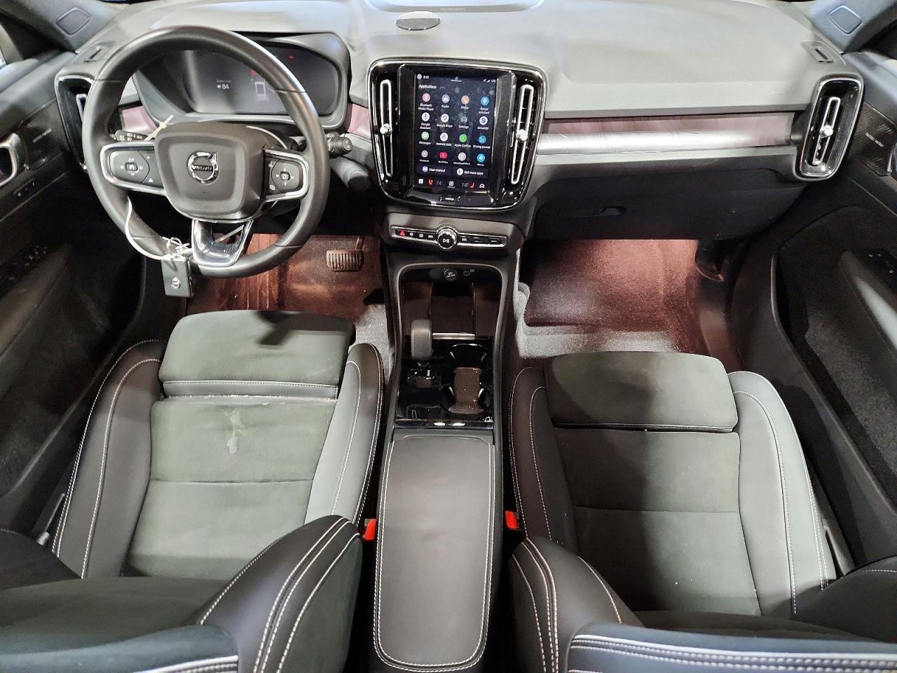 VOLVO XC40 2023 — 9