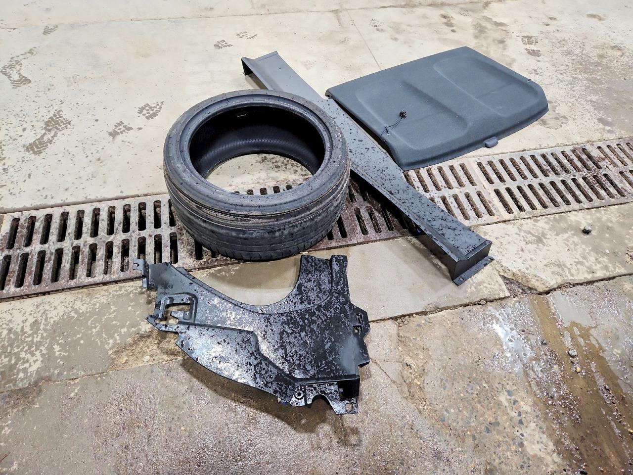 VOLVO XC40 2023 — 14