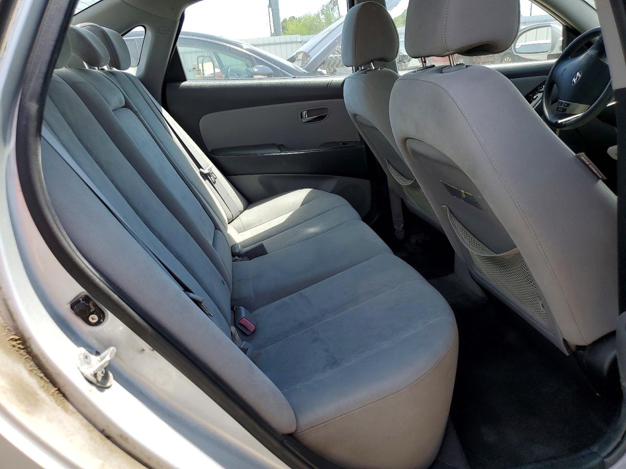 HYUNDAI ELANTRA 2010 — 11