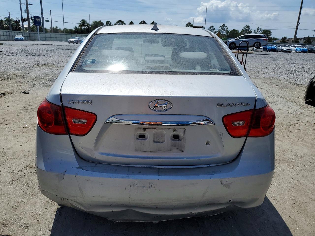 HYUNDAI ELANTRA 2010 — 7