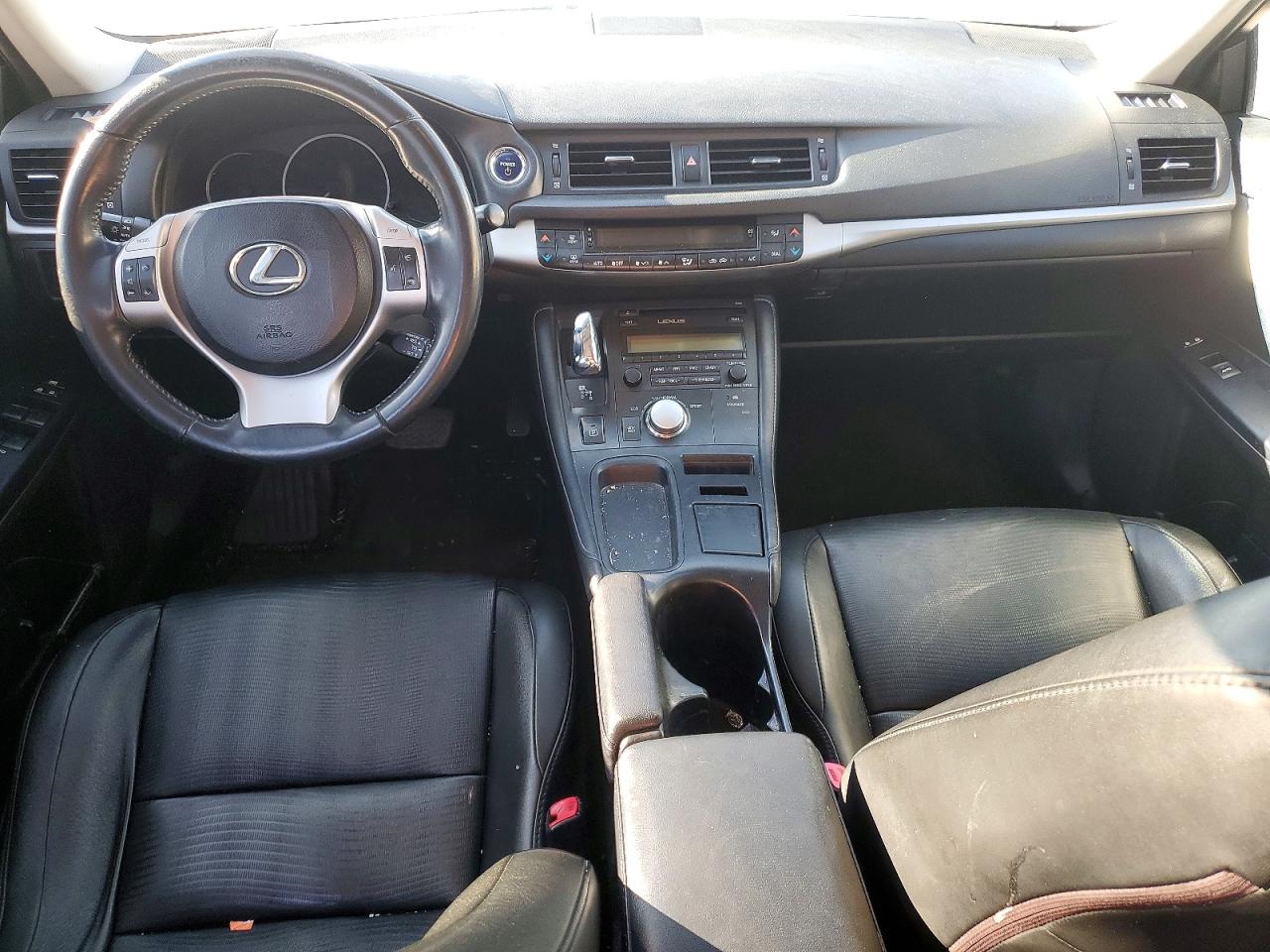 LEXUS CT 2013 — 9