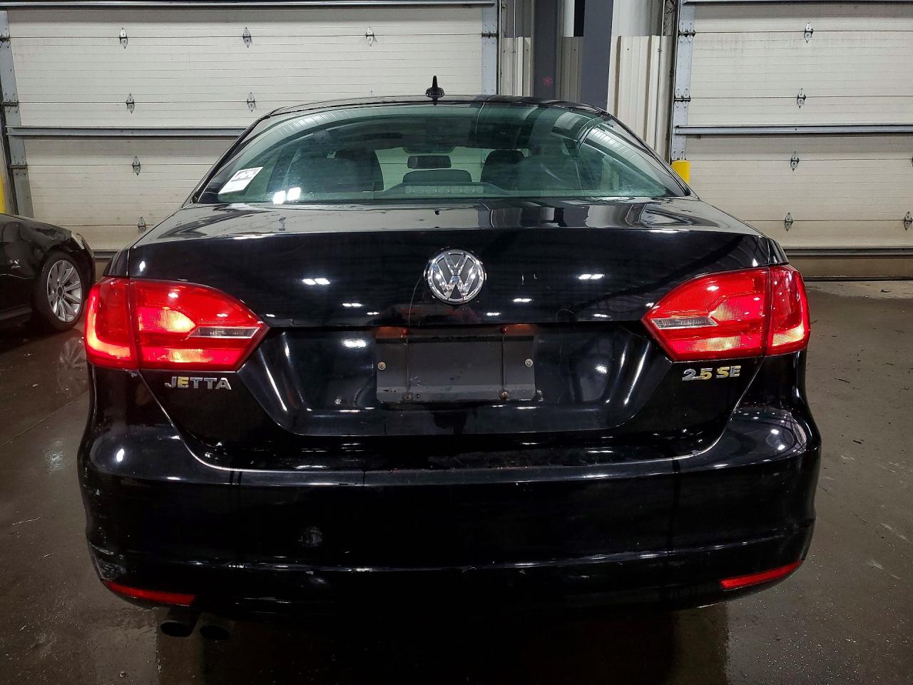 VOLKSWAGEN JETTA 2011 — 7