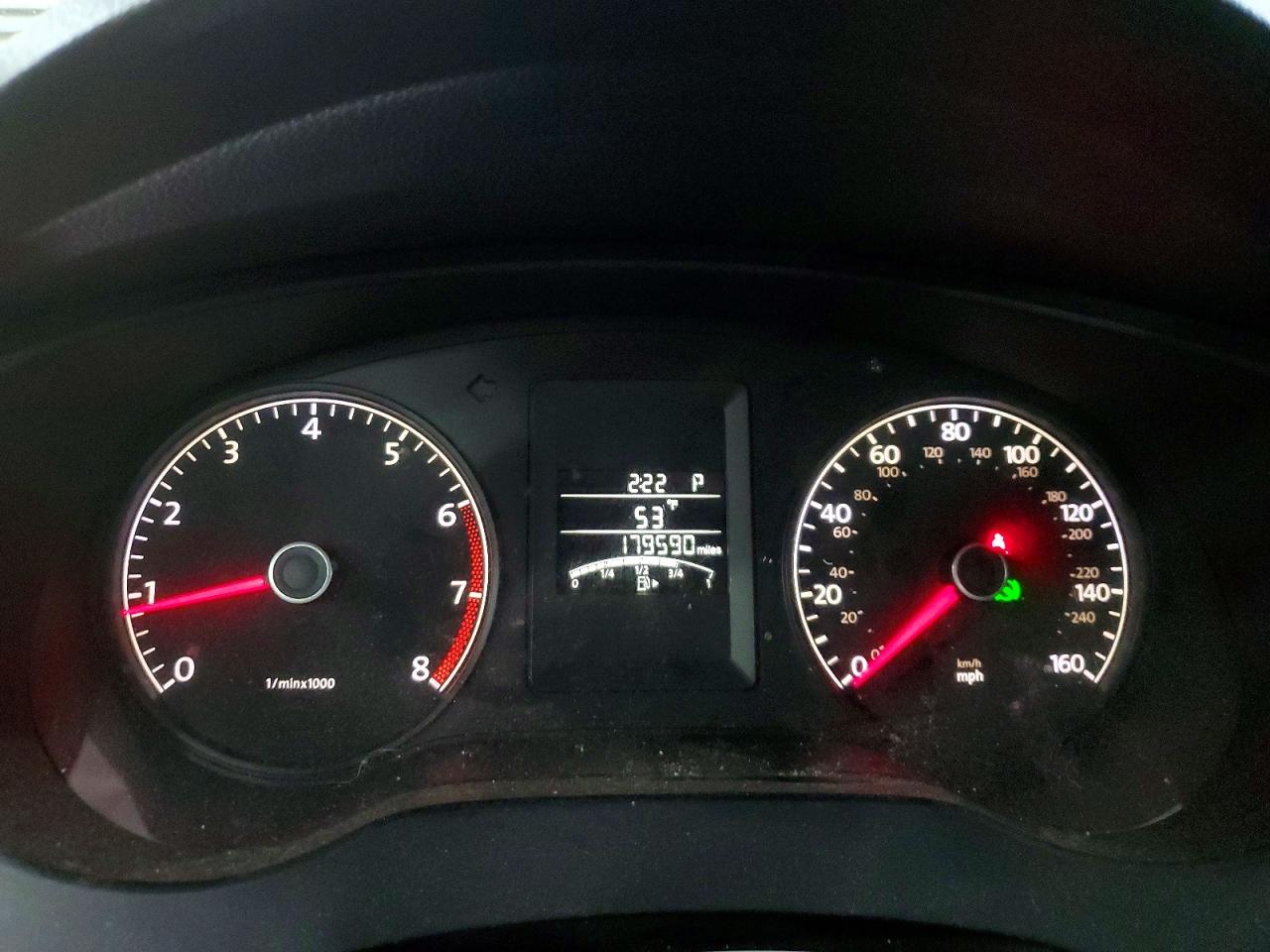 VOLKSWAGEN JETTA 2011 — 10
