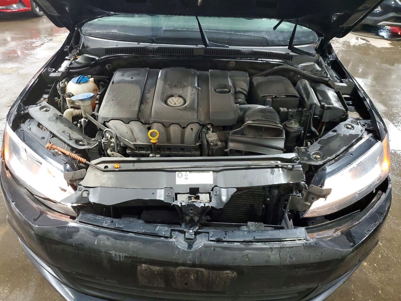 VOLKSWAGEN JETTA 2011 — 12