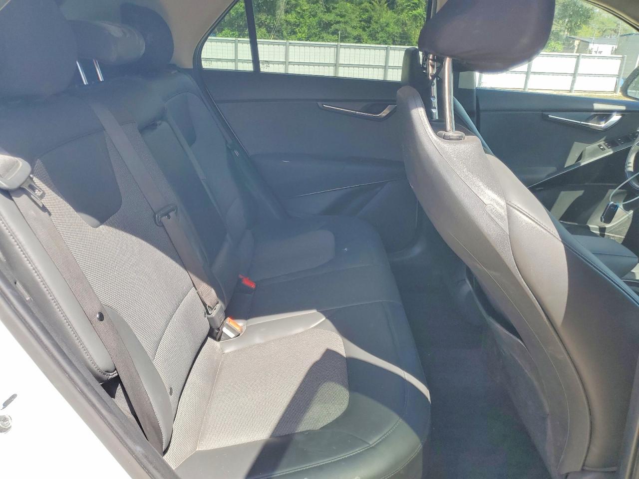 KIA NIRO 2024 — 11