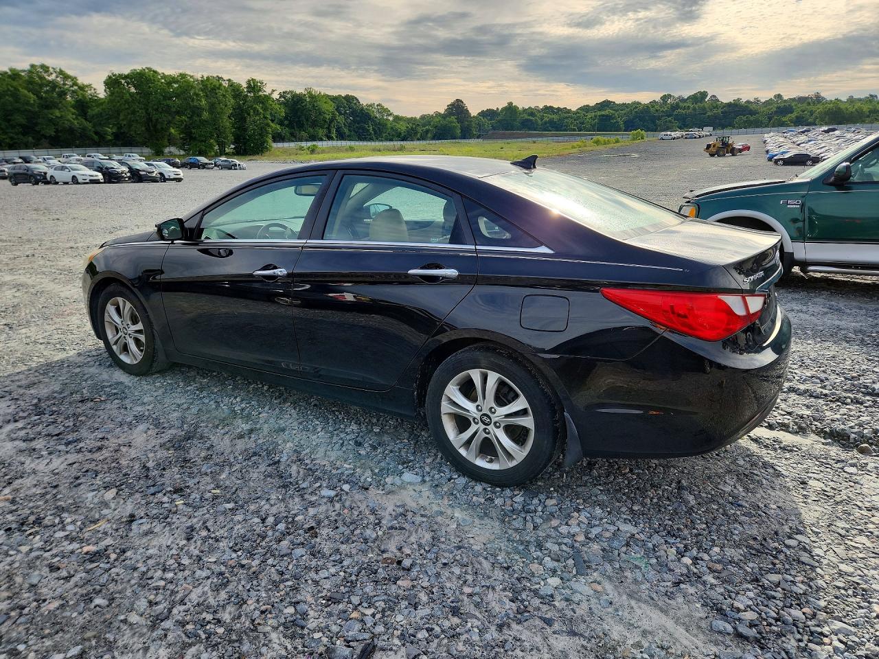 HYUNDAI SONATA 2011 — 3