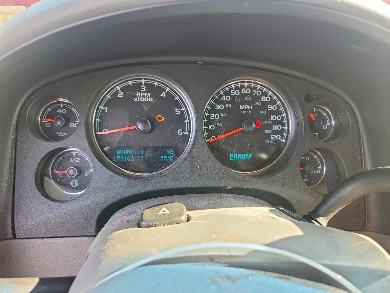 CHEVROLET SUBURBAN 2010 — 10