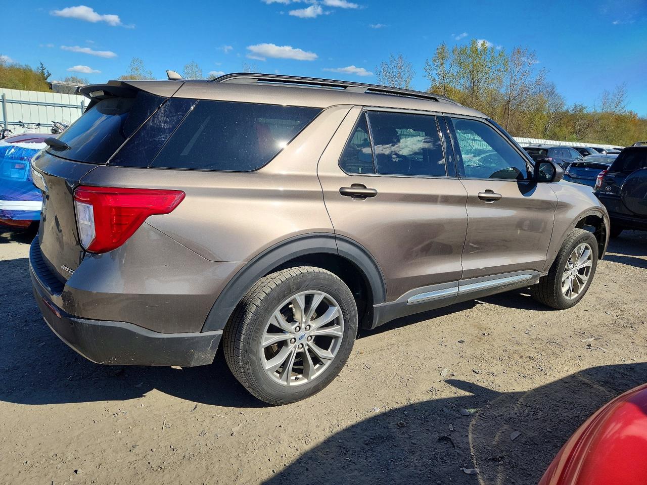 FORD EXPLORER 2021 — 4