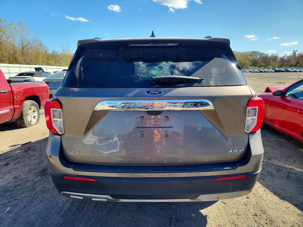 FORD EXPLORER 2021 — 7