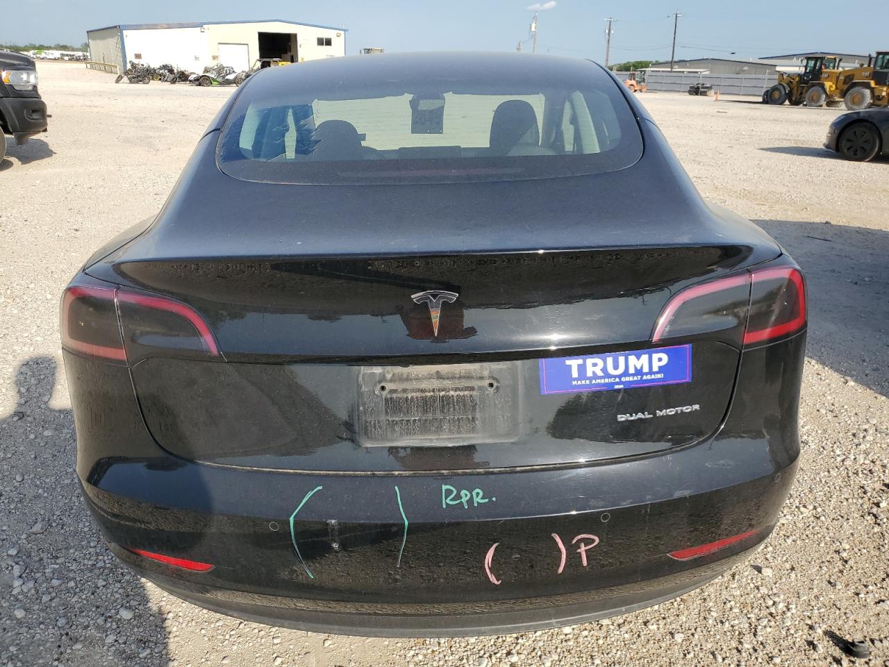 TESLA MODEL 3 2022 — 7