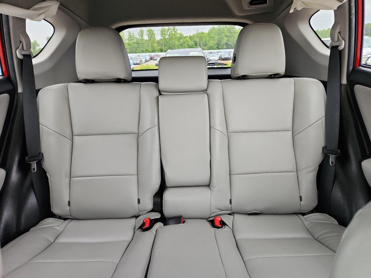 TOYOTA RAV4 2015 — 11