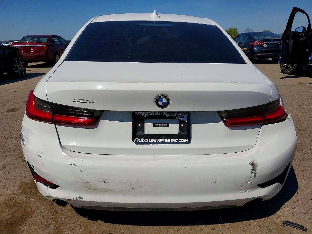BMW 330XI 2021 — 7